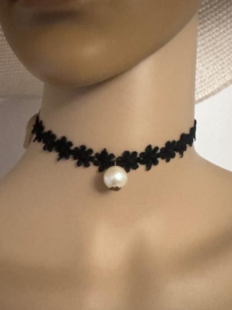 Náhrdelník choker,