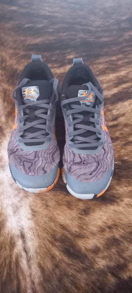 Botasky, under armour,38