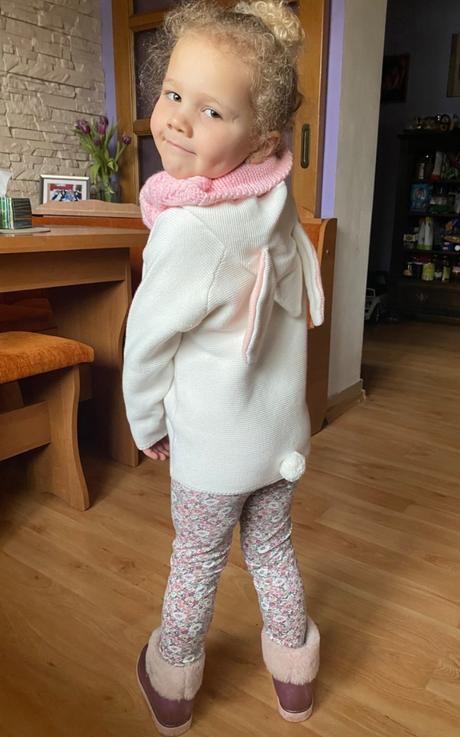 Zajacikova mikinka v. 110, 110