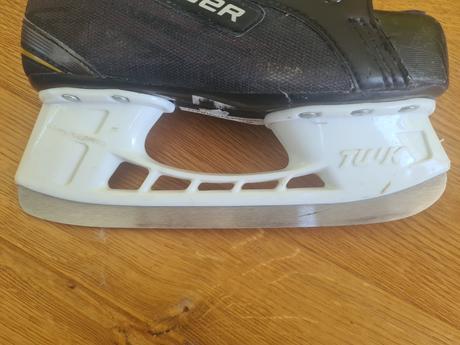 Chlapčenské korčule na ľad, bauer,33