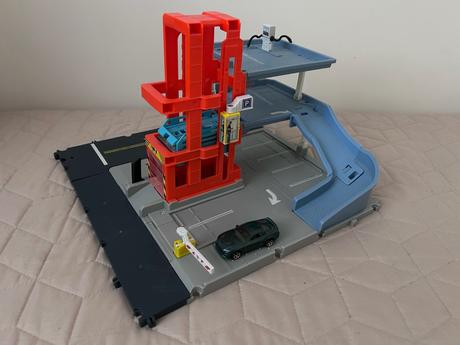 Garaz matchbox action drivers,