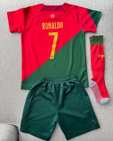 Ronaldo dres 8-11r, 140