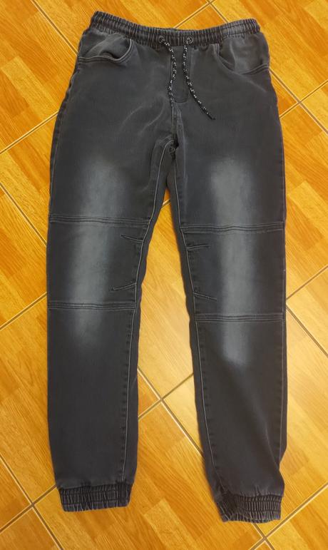 Teplakové rifle, 158