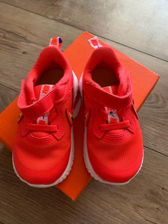 Tenisky, nike,22