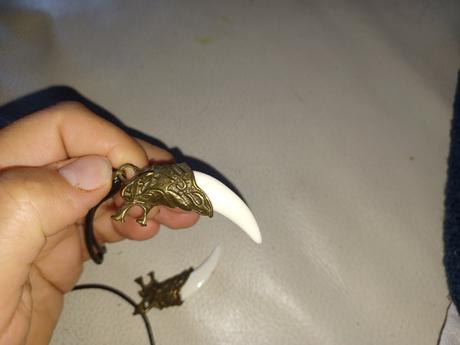 Náhrdelník zub medveda,