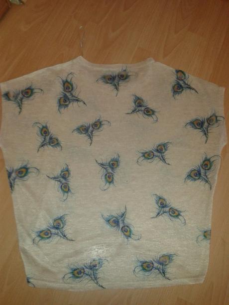 Svetrik s pavimi perami, m