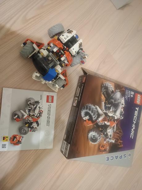 Lego technic space top stav, 