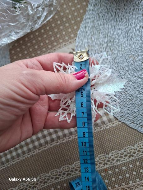 Umelé kvety, ozdoby, 