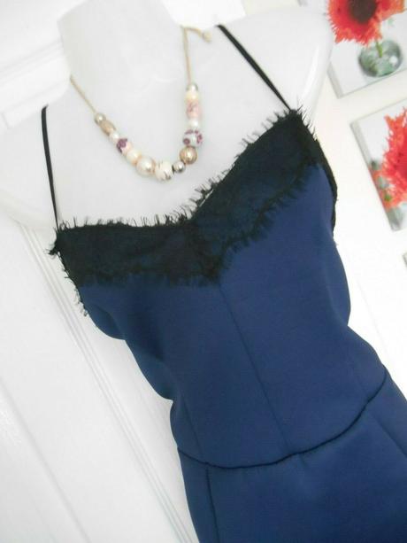 Krasne modre saty, velkost 38, lipsy london,38