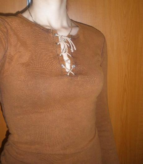 Trendové nohavice a topík. budte in, warehouse,s