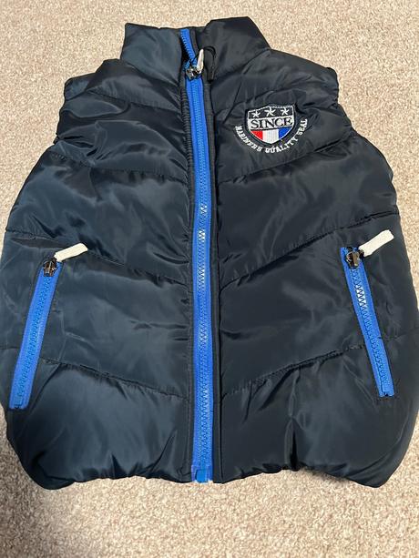 Chlapčenská zateplená vesta, 104