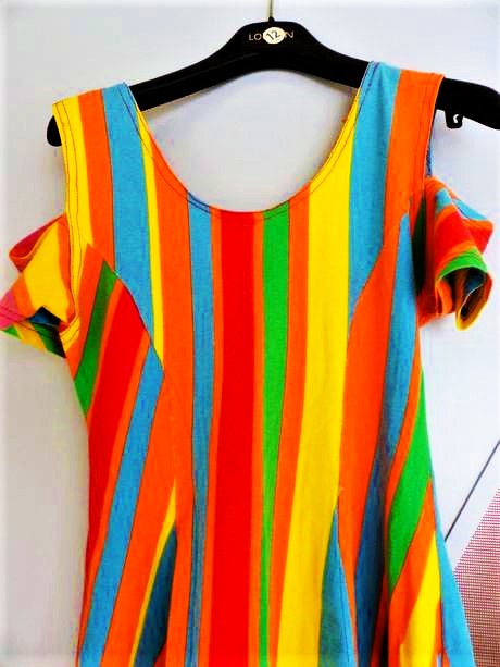 Pestré letné šaty, 158