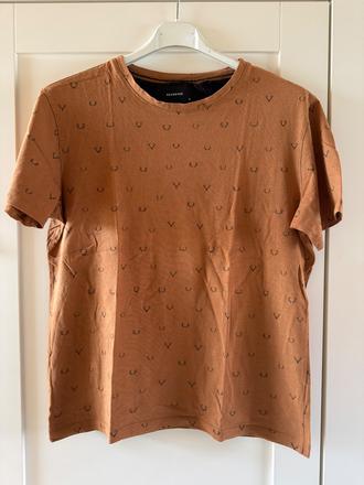 Tričko s, reserved,s