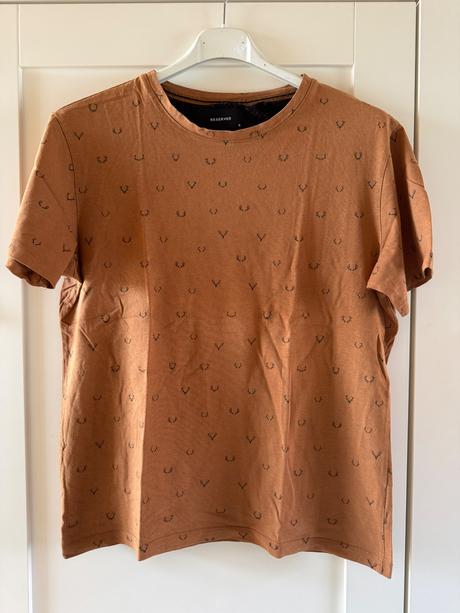 Tričko s, reserved,s