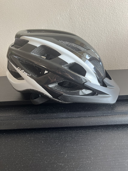 Cyklistická prilba, m / s