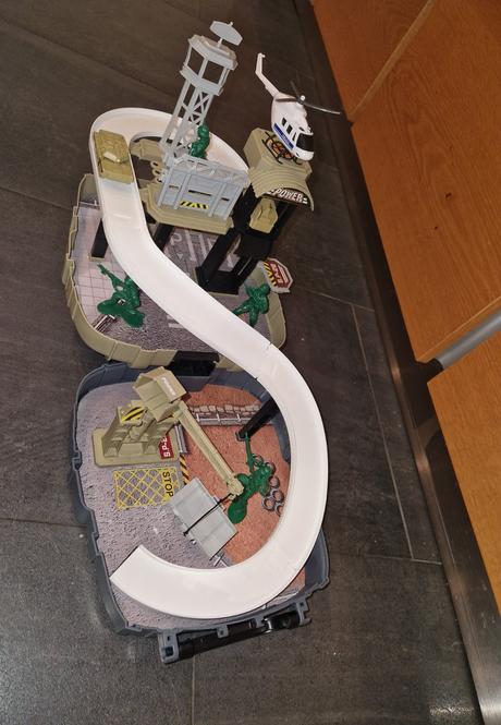 Vojenský skladací kufrík, 