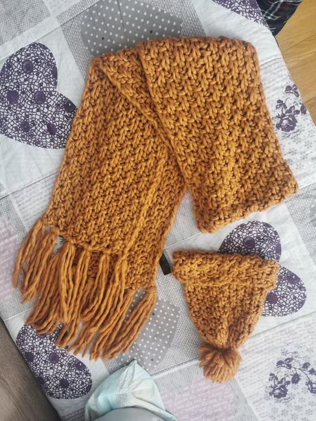 Čiapka +šál, primark