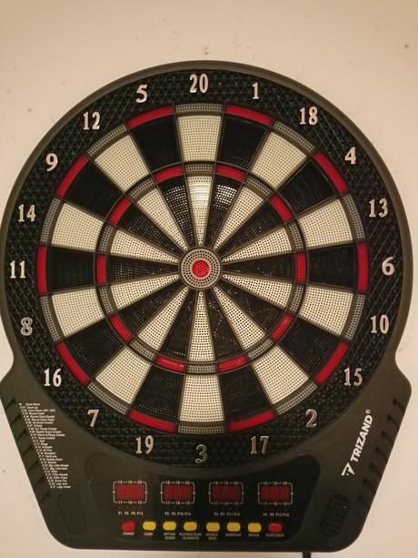 Elektronický terč na hranie šípok, 