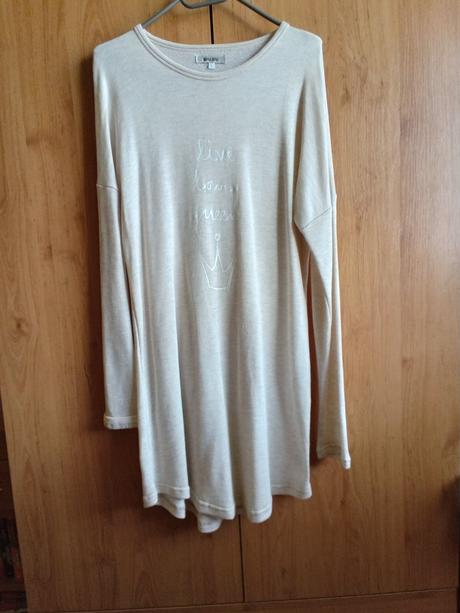 Dlhý pletený svetrík, 40