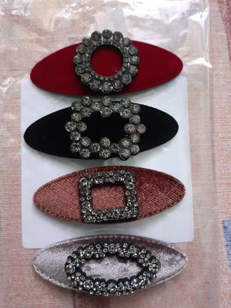 Zamatové sponky s kamienkami ( pukačky), 