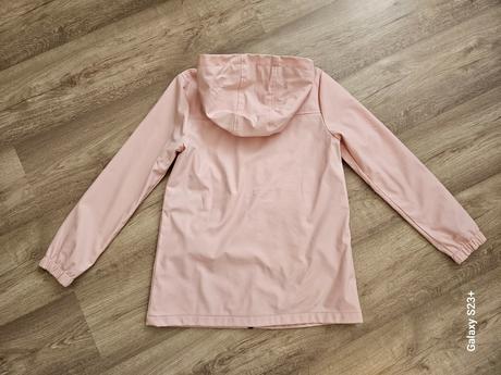 Softshelová a pogumovaná bunda, 152