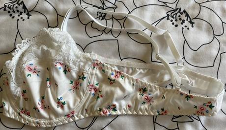 Podprsenka s kosticami, kvietkami a čipkou 85-90 c, 85c
