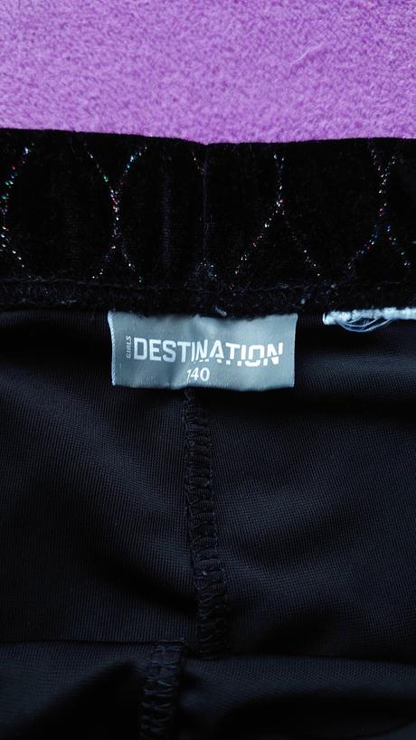 Trblietavé zamatové čierne legíny, 146