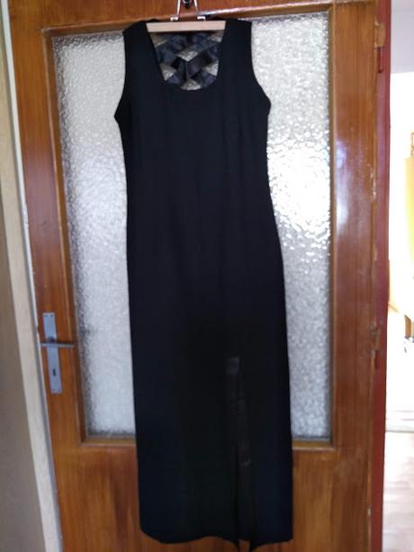 Spoločenské šaty, 42