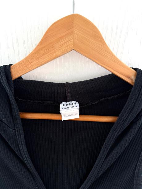 Rebrované čierne šaty bez rukávov s kapucňou, calzedonia,m