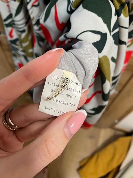 Kvietkované šaty, m