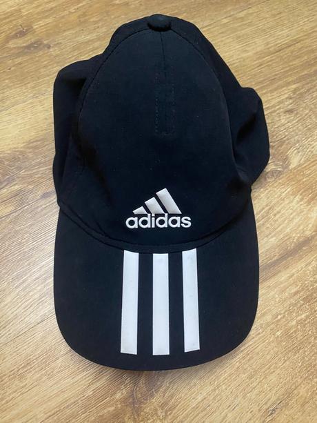 Adidas šiltovka, adidas