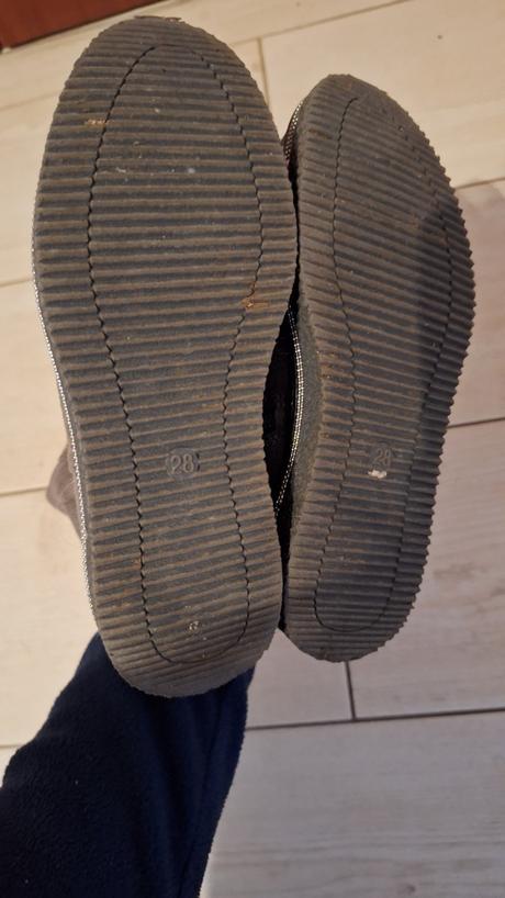 Prechodné čižmičky, 28