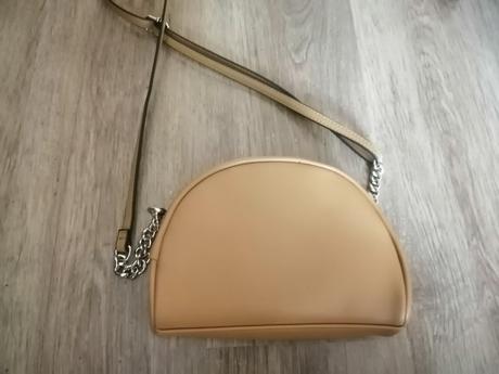 Horcicova kabelka cez plece., f&f