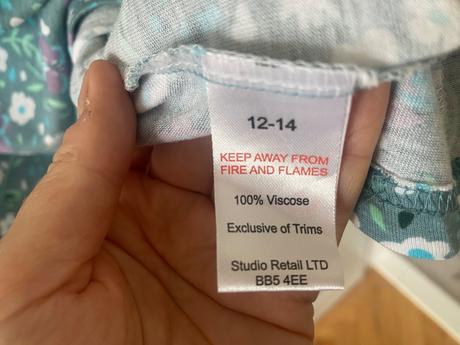 Šaty s kvietkami, l