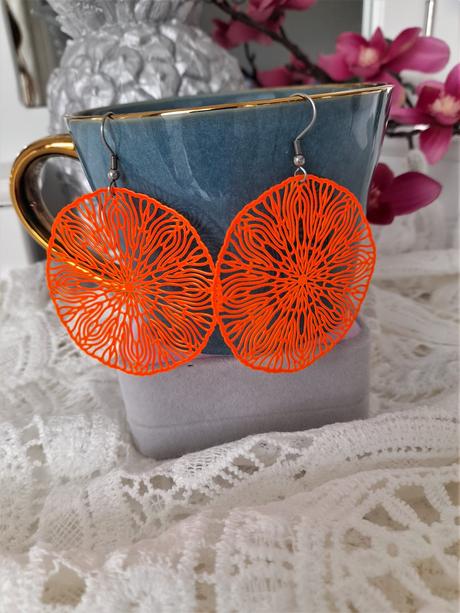 Neónové náušnice, 