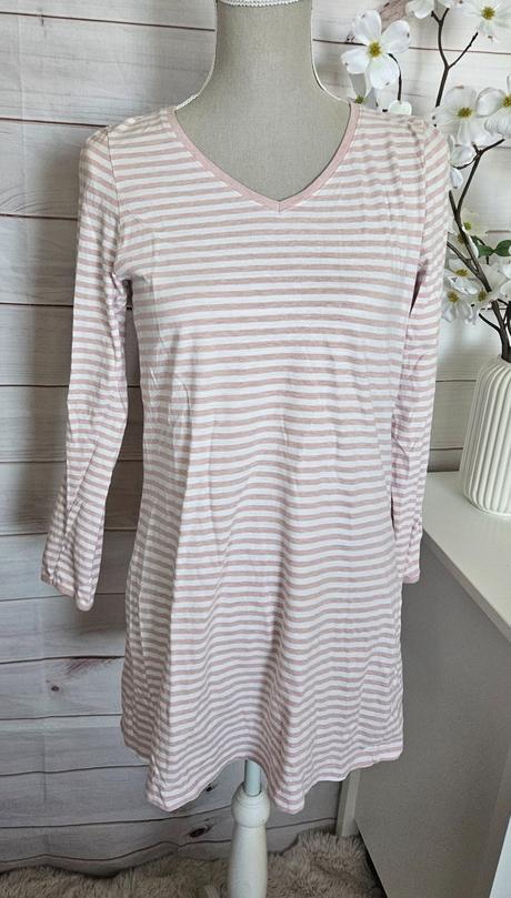 Pekné pásikavé tričko, 38