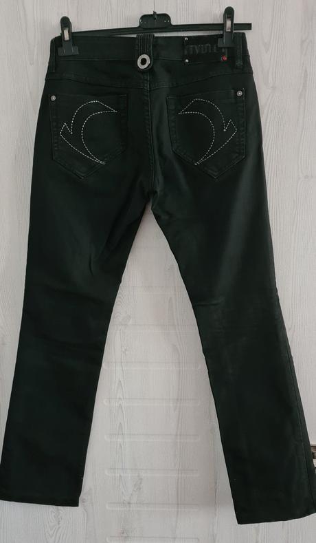 Značkové dámske rifle, 28