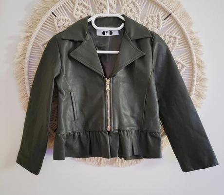 Tmavozelená dievčenská koženka, 116