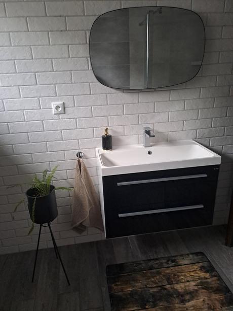 Zrkadlo. s hrubým rámom, 