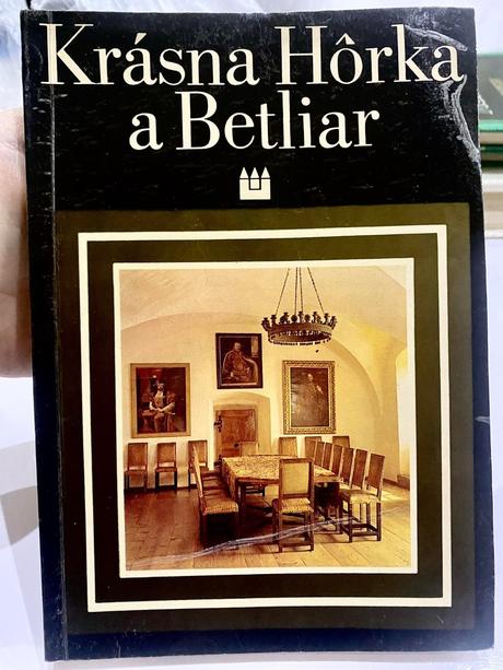Kniha- krásna hôrka a betliar,