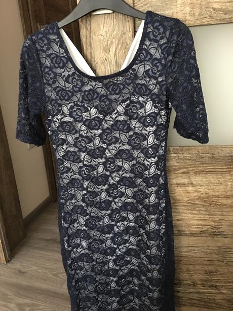 Čipkované šaty, l