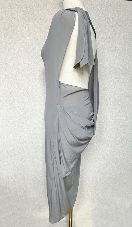 Luxusné asymetrické šaty, 36