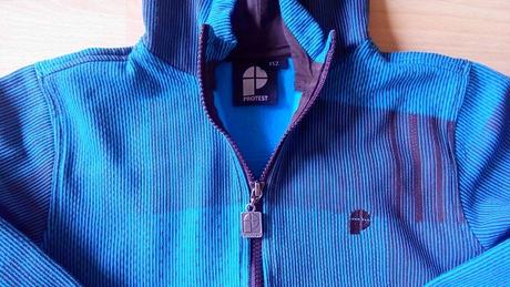 Tyrkysová mikinka, 152