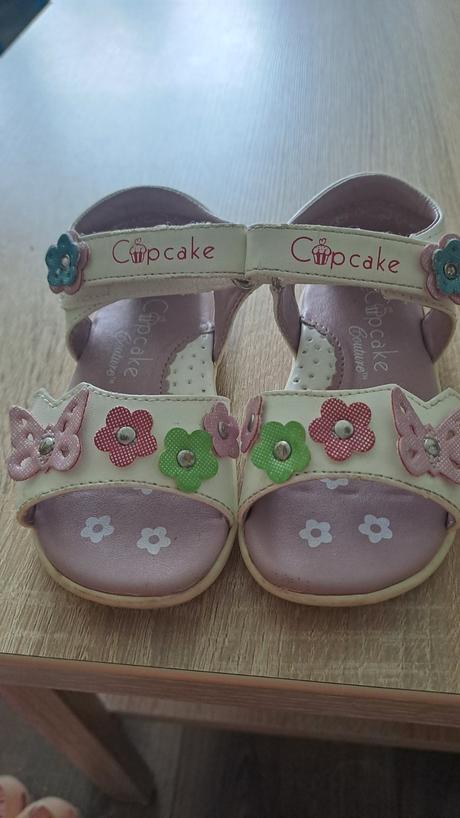 Sandalky, cupcake,20