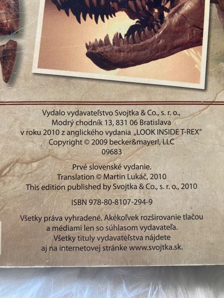 Pozrite sa do útrob dinosaura tyrannosaura,