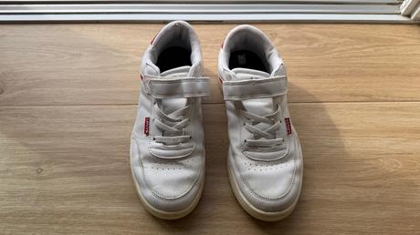 Botasky, levis,35