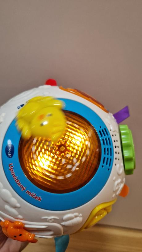 Neposlusna lopta/ upovidany micek, 