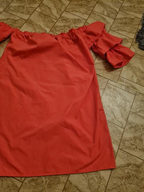 Šaty s odhalenymi pleciami, amisu,xs