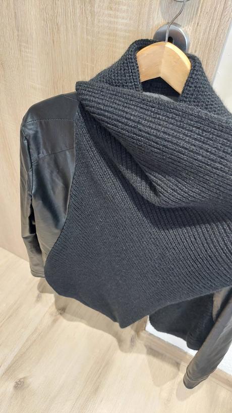 Čierna koženkova bunda velkost m, m