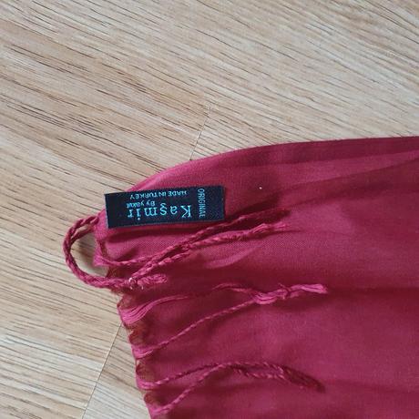 Bordový kašmírový šál, 